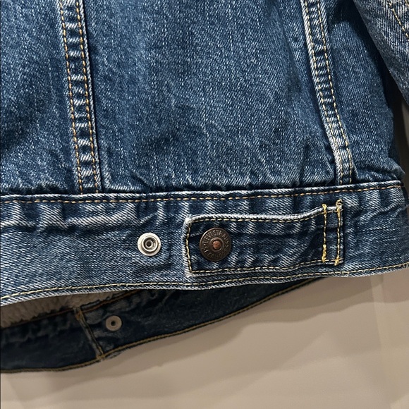 Levi's Blue Sherpa-Lined Denim Jacket - Picture 10 of 11